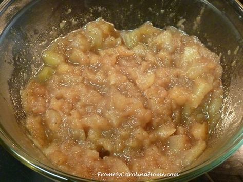 Honey Crisp Applesauce with Cinnamon – From My Carolina Home Apples With Peanut Butter, Caramel Apple Coffee, Apples For Applesauce, Canning Applesauce, Apple Coffee, Honey Crisp, Apple Coffee Cakes, Apple Festival, Apple Sauce Recipes