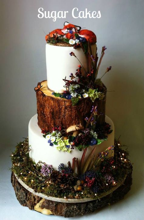 Amazing lit woodland cake with sleeping fox from Sugar Cakes Enchanted Forest Cake, Wedding Cake Forest, Woodland Wedding Cake, Super Torte, Nature Cake, Woodland Cake, Cupcakes Decorados, Tiered Cake, Themed Wedding Cakes