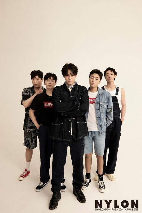 School K Drama, Lee Dong Wook Instagram, Group Photo Poses, Friend Group Pictures, Group Picture Poses, Band Photoshoot, Group Poses, Nylon Magazine, Studio Poses