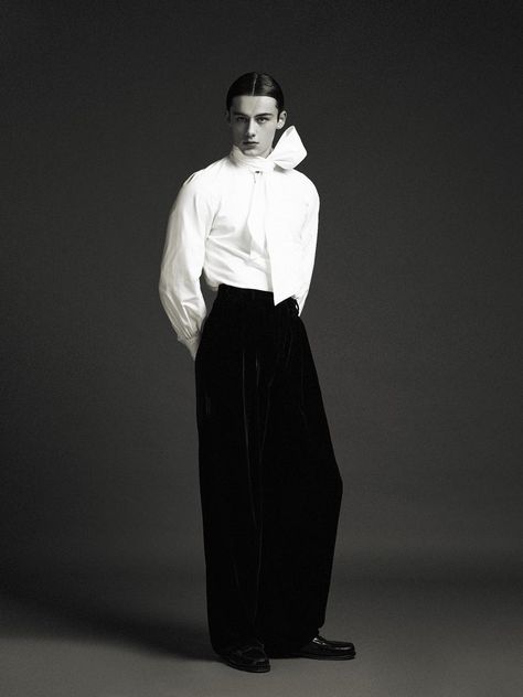 William Franklin Miller (SHADOWPLAY Magazine) Givenchy Outfit, Soft Masc, Vintage Balenciaga, Masc Fashion, Stylish Mens Suits, Menswear Runway, Mens Editorial, Mens Fashion Photography, Gender Envy