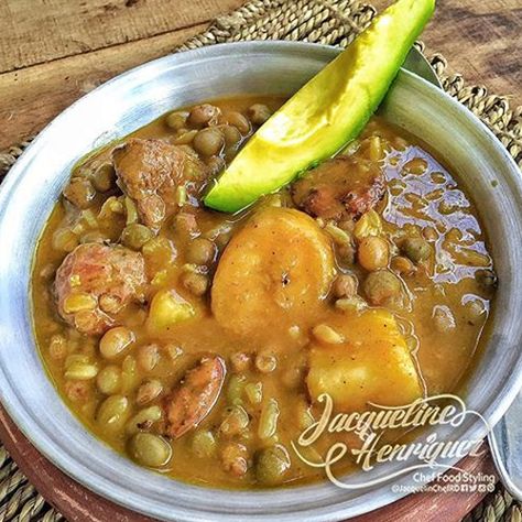 Longaniza Recipe, Dominicano Recipes, Carribean Food, Boricua Recipes, Dominican Food, Turkey Recipes Thanksgiving, Hispanic Food, Island Food, Instagram Image