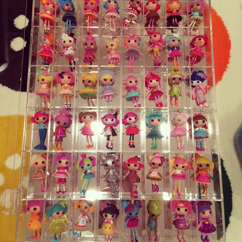 Lalaloopsy mini dolls mirrored storage unit Mini Lalaloopsy Dolls, Lalaloopsie Dolls, Lalaloopsy Dolls Mini, Retro Room Ideas, Mini Lalaloopsy, Lalaloopsy Mini, Lala Loopsy, 2000s Toys, Lalaloopsy Dolls