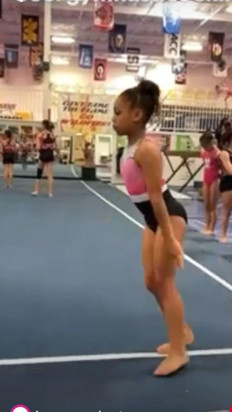 Beam Queen, Gymnastics Skills, Amazing Gymnastics, Gymnastics Videos, Acrobatic Gymnastics, Gym Tips, Cheer Dance, La Girl, Boot Camp