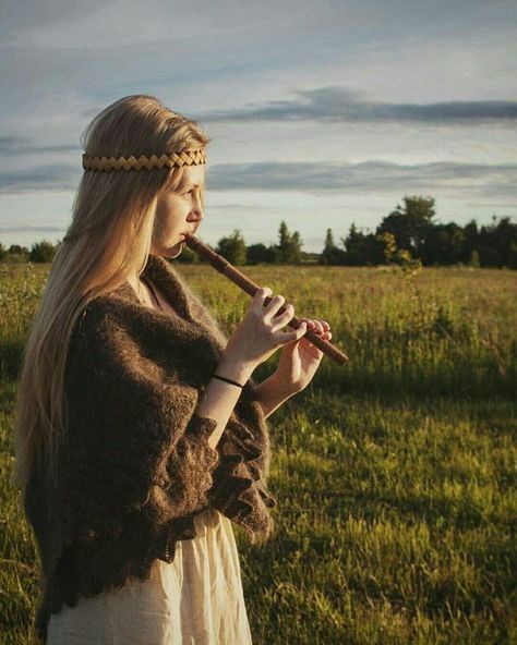 Our World en X: "https://t.co/JscWXjGKNU" / X Kinds Of Magic, Nordic Aesthetic, Dna Results, Norse Goddess, Happiness Is Homemade, Fantasy Animals, Norse Pagan, Artistic Pictures, Natural Clothing