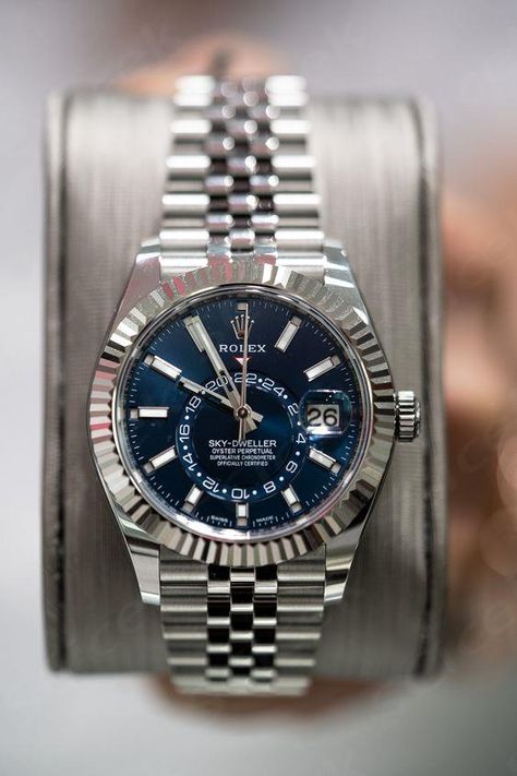 Rolex Blue Dial, Rolex Sky Dweller Blue, Rolex Sky Dweller, Luxury Jewelry Shop, Lux Watches, Rolex Blue, Watch And Jewelry, Wear Watch, High End Jewelry