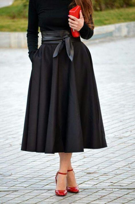 Tea Length Skirt, 2015 Trends, Cooler Look, Looks Black, Elegant Outfit, Skirt Outfits, Skirt Fashion, Modest Fashion, Dress Skirt