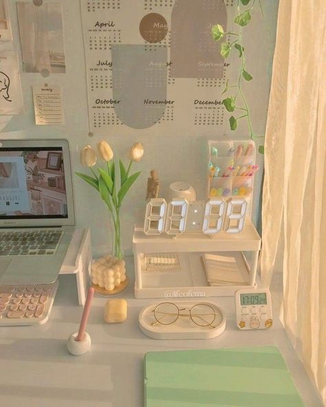 Buku Diy, Lukisan Fesyen, Mainan Diy, Foto Kelakar, Lukisan Comel, Studera Motivation, Study Desk Decor, Anak Haiwan, Aesthetic Room Ideas