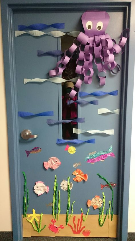 Summer Door Decorations, Thanksgiving Activities Preschool, Under The Sea Decorations, Ocean Theme Classroom, Summer Board, School Doors, Decor Classroom, Thanksgiving Preschool, Bulletin Board Decor