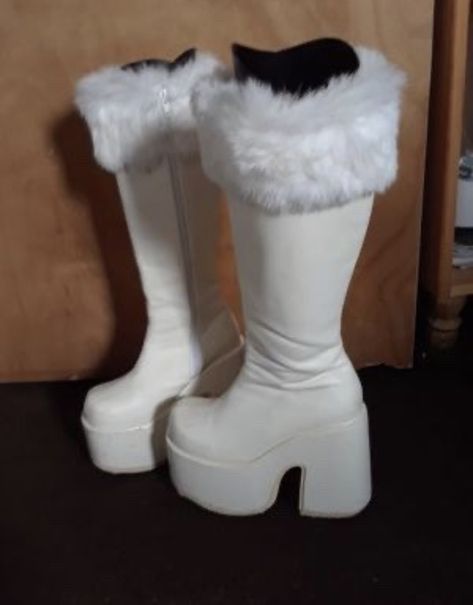 Platform White Boots, White Fur Boots, Dr Shoes, Funky Shoes, Fancy Shoes, Girly Shoes, Shoe Inspo, Aesthetic Shoes, Swag Shoes