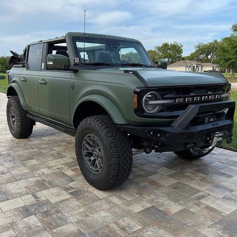 Ford Bronco Aesthetic 2023, Green Bronco Aesthetic, Bronco Green, Bronco Aesthetic, Green Bronco, Bronco 2022, Bronco Car, Bronco Truck, New Bronco