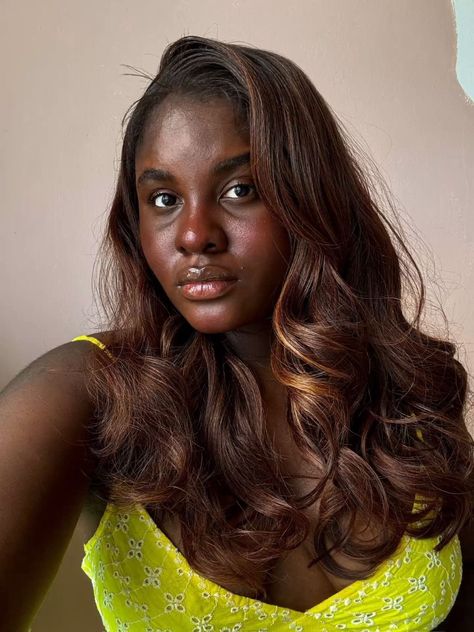 Brown Hair Dark Skin, Honey Brown Hair Color, Hair Color For Brown Skin, Hair Color For Dark Skin, Reddish Brown Hair, Short Box Braids Hairstyles, Chocolate Brown Hair Color, Honey Brown Hair, Chocolate Hair