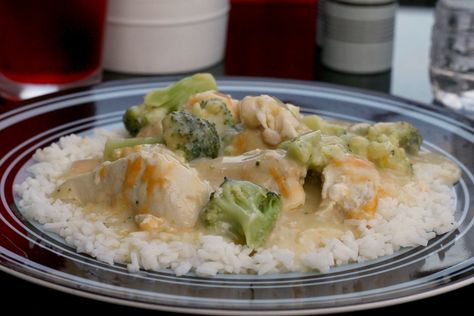 Creamy Chicken and Broccoli Over Rice  - easy Weight Watchers Recipe that is SO GOOD! Chicken And Broccoli Over Rice, Creamy Chicken And Broccoli, Creamy Chicken Broccoli, A Bountiful Kitchen, Bountiful Kitchen, Chicken Divan, Creamy Chicken And Rice, Favorite Dinner, Chicken And Broccoli