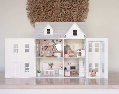 Dollhouse Interior, Modern Dolls House, Modern Dollhouse Furniture, Doll House Plans, Mini Doll House, Dollhouse Projects, Easy Wood Projects, Barbie Doll House, Dolls House Interiors