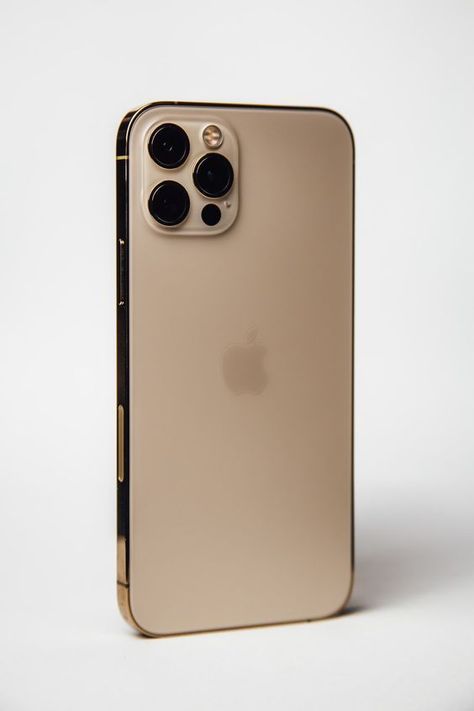 Apple Smartphone, Apple Iphone Accessories, Free Iphone Giveaway, Get Free Iphone, Iphone Obsession, Gold Iphone, Apple Brand, Latest Iphone, Iphone Accessories