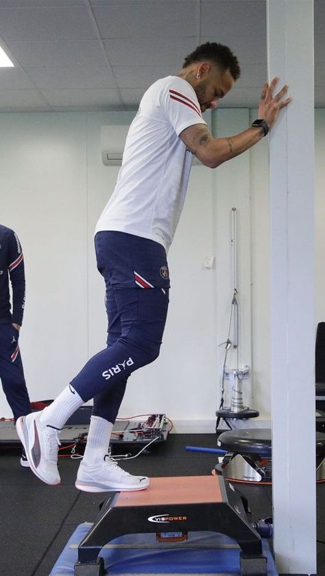 Neymar Hot, Nike Slippers, Messi And Neymar, Neymar Jr, Working Hard, In November, Neymar, Mens Socks, Skateboard