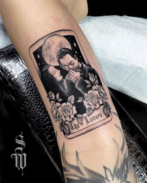 Black and grey realistic tattoo of Morticia and Gomez Addams Family in the style of a tarot card by IG @swamp_witch_ Gomez Addams Family, The Lovers Tarot Card Tattoo, Addams Family Tattoo, Morticia And Gomez, Morticia And Gomez Addams, Lovers Tarot Card, P Tattoo, Floral Thigh Tattoos, Tarot Tattoo