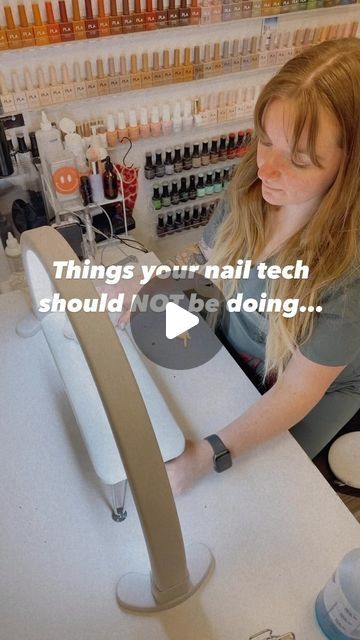 Tori Clark on Instagram: "You are paying for your nails and should absolutely be happy with the service you are paying for. This is not limited to the actual nails you get but applies to your experience with your nail tech as well. These are my top 3 things you should never tolerate your tech doing during your service.✨  Things your nail tech should NOT be doing:  1. REUSING FILES  ✨Please stop your nail tech in their tracks and request a new file. This is a state board regulation. Nail files, buffers & sanding bands are all single use implements and are to be used on only one client then disposed. This is why you are always sent home with your file so you can physically see the file will not be reused and you are about to touch up your service at home if needed.   2. NOT DISINFECTING IN B Nail Tech Storage, Nail Tech Station At Home Small Space, Nail Tech Organization Ideas, Nail Tech Studio, Nail Tech Room Ideas, Nail Tech Room, Nail Tech Station At Home, Advocate For Yourself, Nail Tech School