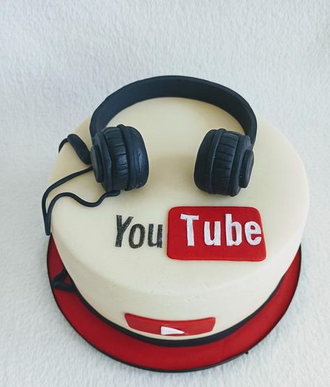 You Tube Birthday Cake, Tv Cake Ideas, Cake For 11th Birthday Boy, Birthday Cake 11 Boy, 11 Birthday Cake Boy, 10 Birthday Cake Boy, 11th Birthday Cake Boy, Cake For Teen Boy, 15th Birthday Cakes For Boys