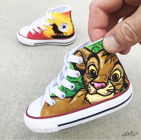 Canvas Shoes Diy, Lion King Birthday Party Ideas, Mickey Shoes, King Shoes, Lion King Party, Safari Outfits, Lion King Baby Shower, Lion King Baby, Converse Custom