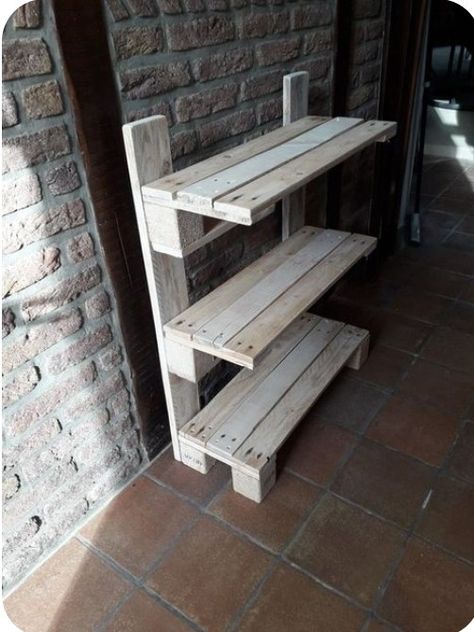 Pallet Tool Storage Diy Projects, Pallet Board Bookshelf, Pallet Shelves Diy, Pallet Shelf, Diy Wood Pallet Projects, Pallet Storage, Diy Patio Furniture Cheap, Wooden Pallet Projects, Diy Furniture Easy