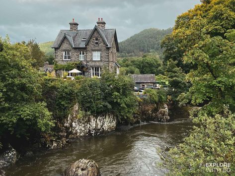 Northern Wales, Riverside Cottage, Australia Landscape, England Countryside, Snowdonia National Park, Elegant Hotel, Uk Holidays, Train Journey, Snowdonia