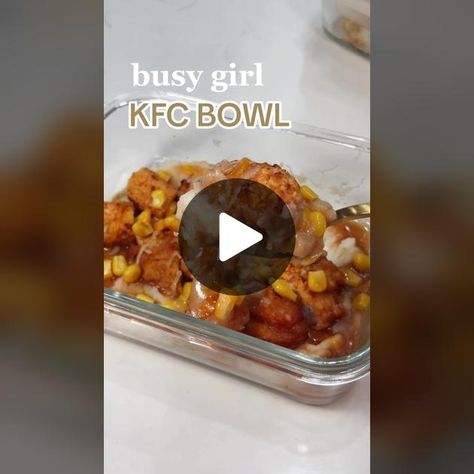 Makayla Food, Quick Easy Meal Prep, August Food, Low Calorie High Protein Snacks, Makayla Thomas, Easy Meal Prep Lunches, Recipes Tiktok, Healthy Bowls Recipes, Protein Packed Meals