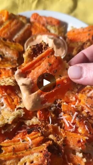 2.5M views · 22K reactions | Smashed Carrots | These Ranch Smashed Baby Carrots are the perfect side dish. 🥕 | By Live Eat LearnFacebook Smashed Parmesan Carrots, Crispy Ranch Parmesan Smashed Carrots, Carnivore Chips, Ranch Smashed Baby Carrots, Carrots And Ranch, Crispy Ranch Baby Carrots, Smashed Carrots, Carrot Chips, Meal Train Recipes