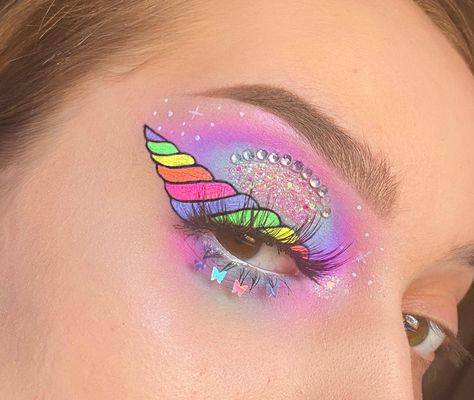 Holiday Eye Makeup, Crazy Eye Makeup, Eyeliner Designs, Bright Eye Makeup, Cute Eye Makeup, Face Art Makeup, Unicorn Makeup, Barbie Makeup, Eye Makeup Pictures