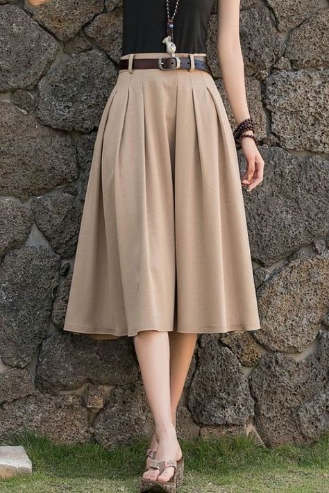 20 Khaki Outfits For Ladies To Try This Year Tall Skirt, Mode Hijabi, Handmade Skirts, Line Skirt, Linen Skirt, Skirts With Pockets, Modest Outfits, Skirt Outfits, A Line Skirt