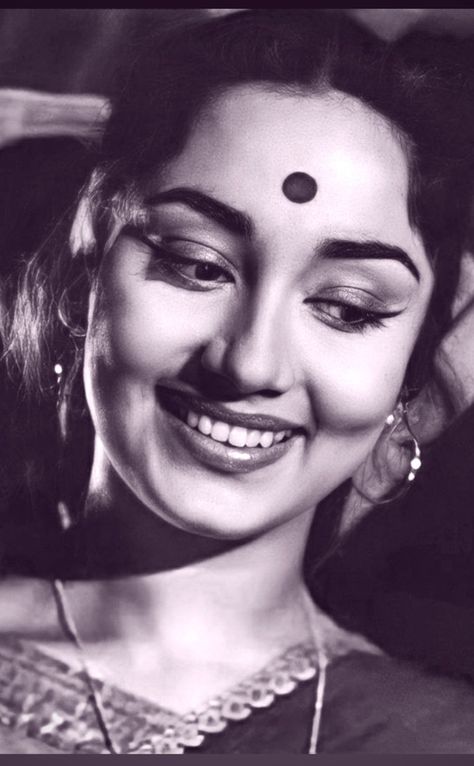 Sadhana Actress, Sadhana Shivdasani, Rajendra Kumar, Old Bollywood Actress, Exhibition Ideas, Drawing Portraits, Classic Cinema, Bollywood Pictures, Cartoon Love Photo