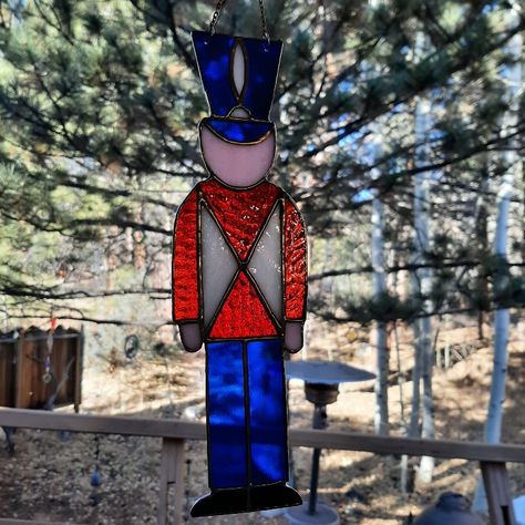 Stained Glass Nutcracker, Glass Toys, Beautiful Horse Pictures, Glass Craft, Glass Diy, Stained Glass Christmas, Stained Glass Diy, Beautiful Horse, Toy Soldiers