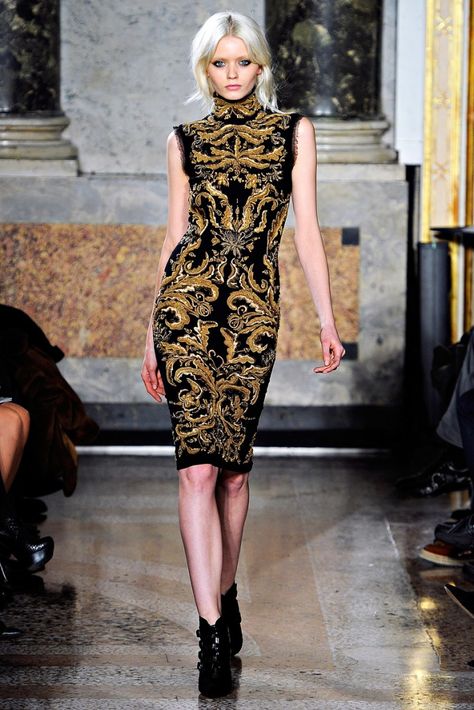 Pucci Dress, Chinese Qipao, Chinese Style Dress, Luxurious Dresses, Amazing Dresses, Pant Suits, Italian Fashion Designers, Closet Fashion, Emilio Pucci