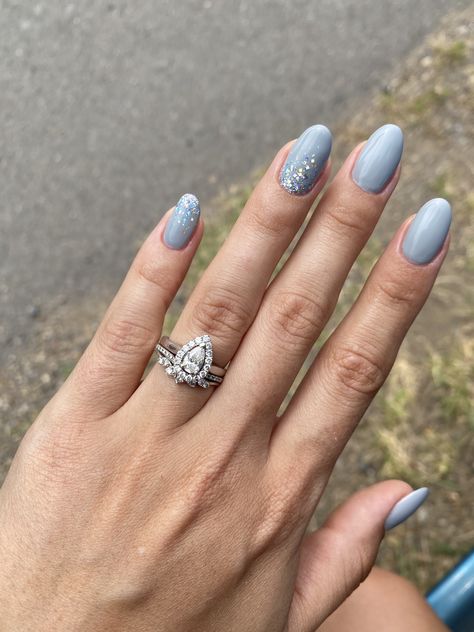 Bridemaids Nails Wedding Blue, Bridal Nails Wedding Dusty Blue, Wedding Blue Nails For Bride, Light Blue Nails With Silver Design, Dusty Blue Nails Acrylic Wedding, Dusty Blue Nails Acrylic Designs, Elegant Wedding Nails For Bride Blue, Greyish Blue Nails Designs, Dusty Blue Nails Acrylic Almond