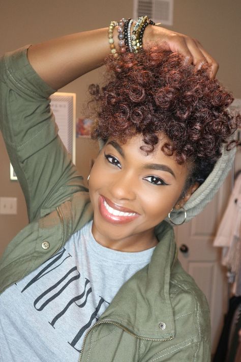 55+ Best Short Hairstyles for Black Women - Natural and Relaxed Short Hair Ideas Curly Crochet Hair Styles Ponytail, Crochet Hair Styles For Black Women, Crocheted Hairstyles, Crochet Hairstyles For Black Women, Crochet Mohawk, Best Crochet Hair, Short Curly Crochet Hair, Short Crochet Braids, Hair Knots