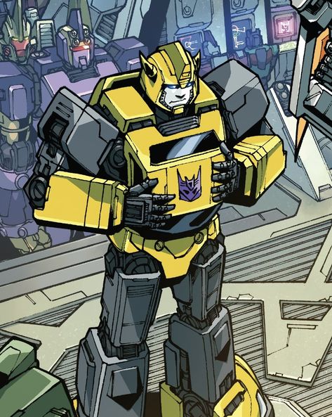 Blitzbee Comic, Bumblebee Idw Comics, Bumblebee Transformers Wallpapers, Blitzwing X Bumblebee, Bumblebee Wallpaper, Idw Comics, Bumblebee Transformers, Transformers Memes, Transformers Funny