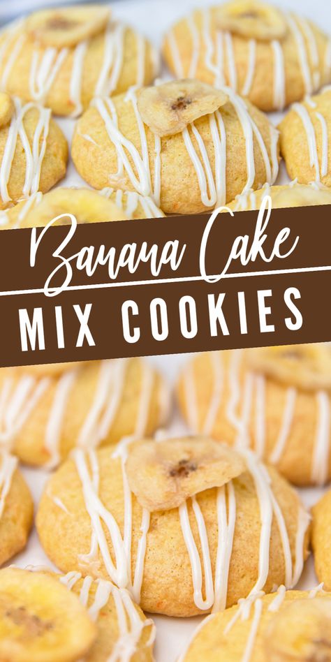 Banana cake mix cookies that are so easy to make with 3 ingredients! Banana Cookies Recipes, 3 Ingredient Banana Bread, Recipes 3 Ingredients, Banana Cake Mix, Banana Pudding Cookies, Banana Cookie Recipe, 3 Ingredient Recipe, Banana Bread Cookies, Bread Cookies