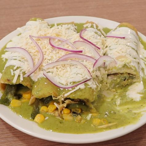 Enchiladas poblanas | Son una delicia! | By Cocina Guerrerense Enchiladas Poblanas, Honduran Enchiladas, Siete Enchiladas, Authentic Enchiladas Verdes, Flat Enchiladas Sonoran, Angelas Awesome Enchiladas, Authentic Recipes, Mexican Food Recipes