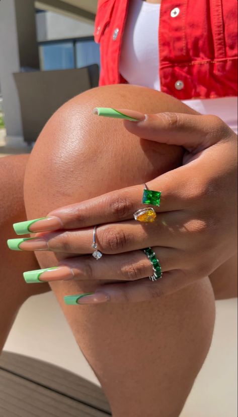 Newest Nail Trends, Nail Inspo Pics, Green French Tip, Elegant Manicure, Acrylic Toe Nails, Green French, Punk Nails, Duck Nails, Nails Square