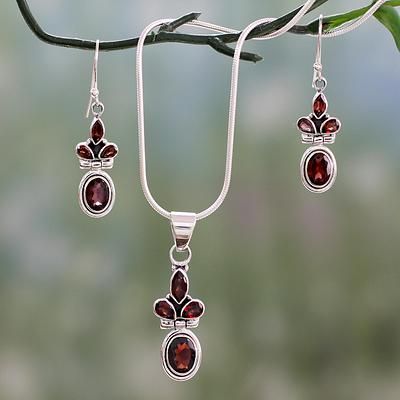 UNICEF Market | Garnet Earrings and Necklace Jewelry Set - Eternal Love Garnet Jewelry Set, Hammered Silver Jewelry, Silver Jewelry Diy, Fine Silver Jewelry, Pearl Jewelry Sets, Earrings And Necklace, Necklace Ring, Garnet Pendant, Silver Jewellery Sets