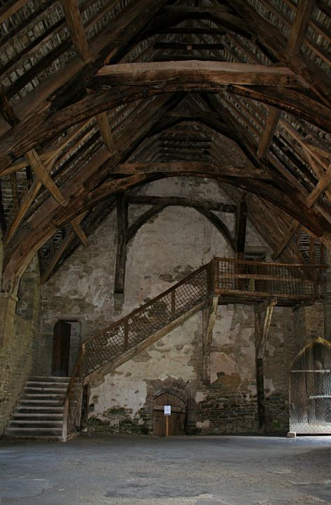 Stokesay Castle, Entrance Stairs, Stairs And Doors, Hall Entrance, Castle Interior, Pier Paolo Pasolini, Stairs Ideas, Chateau Medieval, Castles Interior