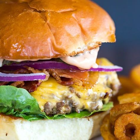 Cast Iron Skillet Cheeseburgers Cast Iron Sandwich Recipes, Skillet Hamburgers, Skillet Cheeseburger, Oven Meals, Brown Eyed Baker, Beef Meals, Iron Recipes, Iron Skillet Recipes, Skillet Cooking