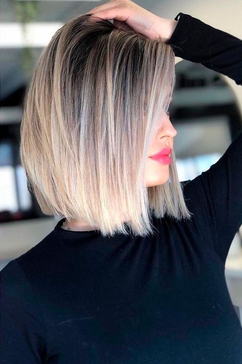 Dark Blonde Hair Color, Blonde Bob Hairstyles, Medium Bob Hairstyles, Dark Blonde Hair, Caramel Highlights, Vlasové Trendy, Bob Haircut For Fine Hair, Bob Hairstyles For Fine Hair, Long Bob Hairstyles