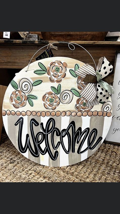 2023 Door Hanger, Hand Painted Round Door Hangers, Welcome Door Hanger Wooden, Painted Round Door Hangers, Wooden Round Door Hanger, Round Wooden Door Hangers Spring, Painted Door Hanger Ideas, Diy Painted Door Hangers, Spring Round Door Hanger