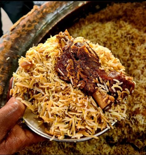 Kolkata Biryani, Mutton Biriyani, Indian City, Food Blogging, Cook At Home, Veg Recipes, Biryani, Flavor Profiles, A Restaurant