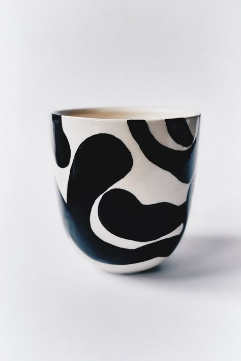 Black Ceramic Abstract Mug, Handmade Breakfast Coffee Cup, Decorative Kitchen Goods for Modern Houses Abstract Mug, Ceramic Abstract, Ceramic Cafe, Tea Cup Design, Diy Pottery Painting, Modern Mugs, Kitchen Goods, Pattern Ceramic, Hand Painted Mugs