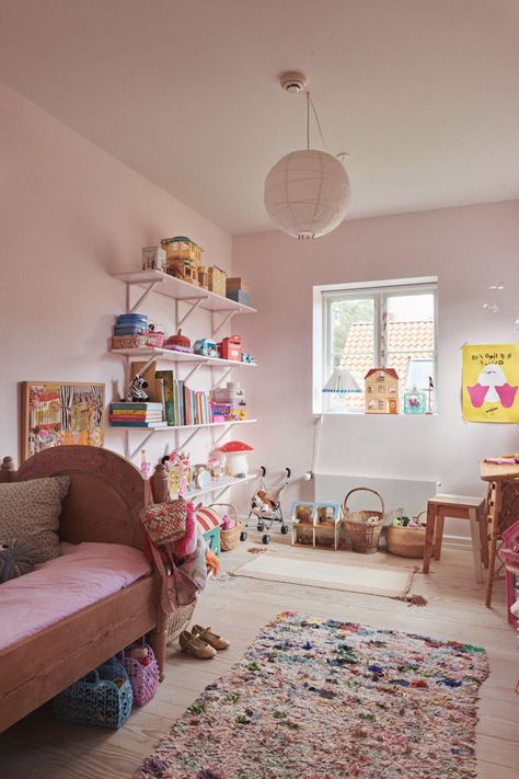 Mini Studio, Studio Mini, Big Girl Bedrooms, Old Room, Toy Rooms, Toddler Room, Not Afraid, Childrens Bedrooms, Creative Decor