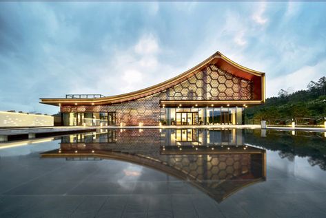 Poly He Clubhouse / ZHUBO DESIGN | ArchDaily Roof Forms Architecture, Design Concept Architecture, Clubhouse Design, Curved Roof, Tropical Architecture, Desain Lanskap, Roof Architecture, Architecture Building Design, Architecture Design Concept