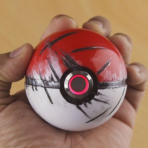 Pokemon Battle, Pokemon Merchandise, Anime Cosplay Ideas, Pokemon Diy, Pokemon Movies, Pokemon Ball, Pokemon Craft, Pop Culture Gifts, Oc Pokemon