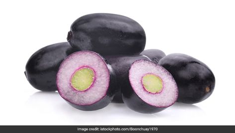 Jamun Fruit, Lower Sugar Levels, Jamun Recipe, Coconut Custard, Custard Recipes, Fruits Images, Chaat Masala, Regulate Blood Sugar, Low Glycemic