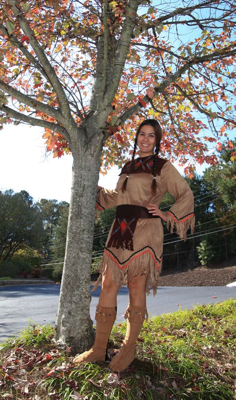 Pretty Indian costume for Halloween Indian Custome Halloween, Wild West Costumes, Peter Pan Costumes, Costume For Halloween, Cowboys And Indians, Awesome God, Indian Wear, Peter Pan, Halloween Costume